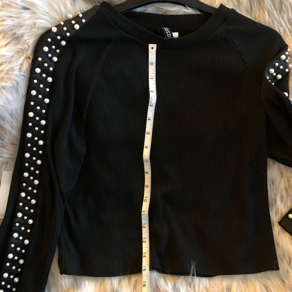 H&M Black Crop Top with Pearl Ribbon Details - Picture 3 of 6